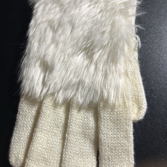 Ann Taylor Glove. 100% NEW - Picture 4 of 4
